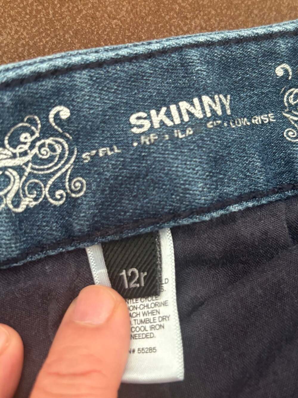 Lot of 3 Womens Designer Jeans - Levi's, American Eagle, and Express - Picture 6 of 7